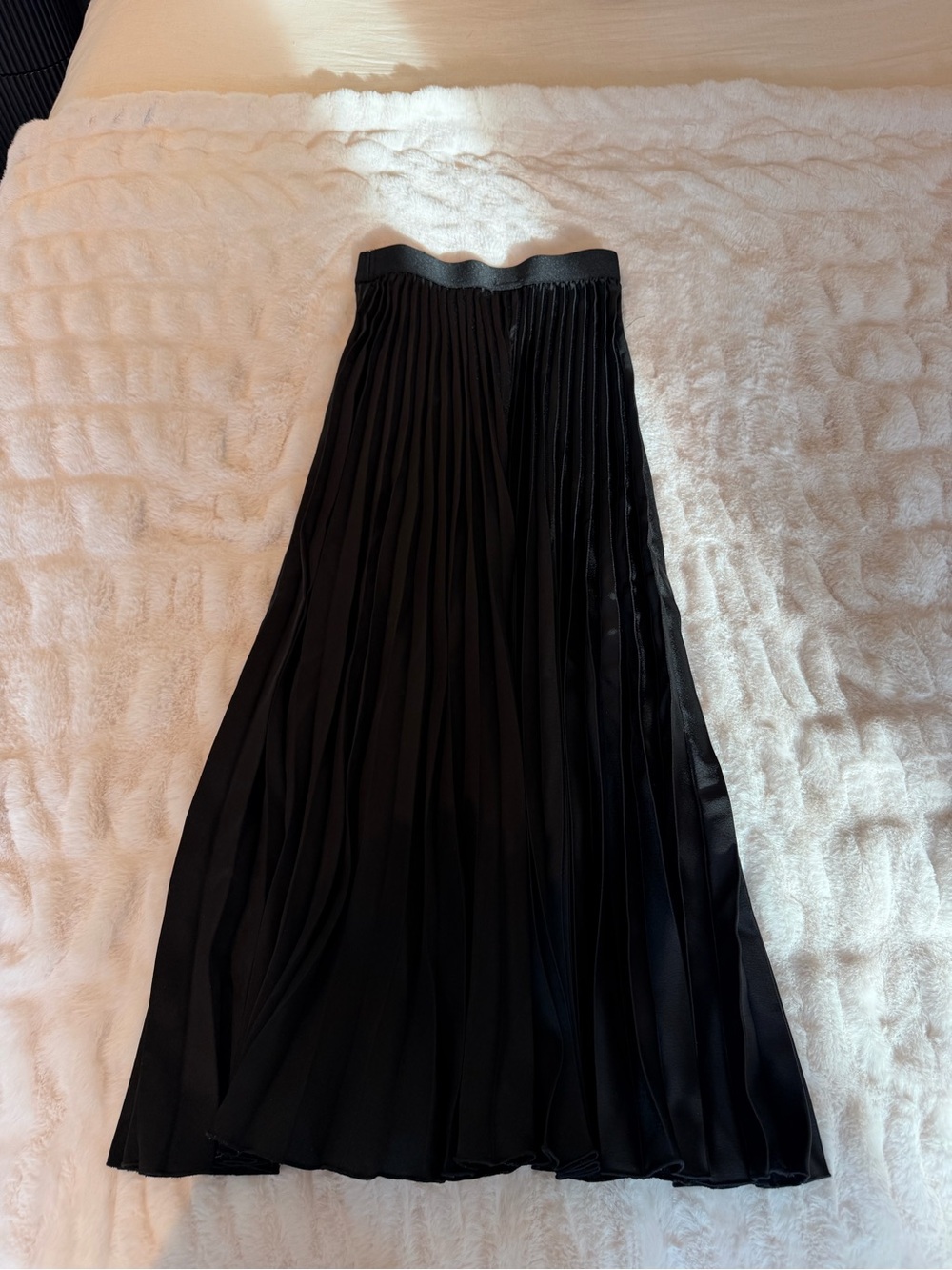 H&M Black Pleated Maxi Skirt with Elastic Waist